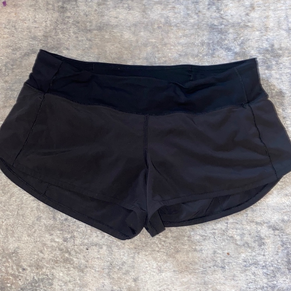 Black speed up Lululemon shorts 8